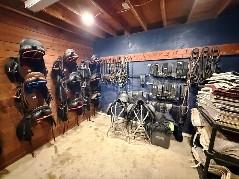 More Photos Of 12310 Gammon rd, Providence Horse Stables For Sale
