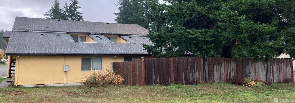 More Photos Of 1125 N 13th St, Shelton Multifamily For Sale