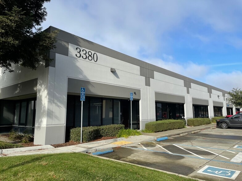 More Photos Of 3380 Industrial Blvd, West Sacramento Unknown For Lease