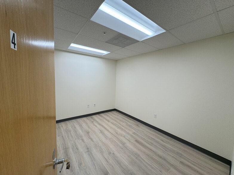 More Photos Of 4446-4450 Park Heights Ave, Baltimore Storefront For Lease