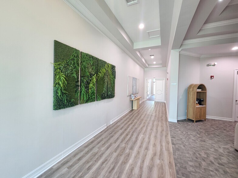 More Photos Of 8891 Brighton Ln, Bonita Springs Loft Creative Space For Sale