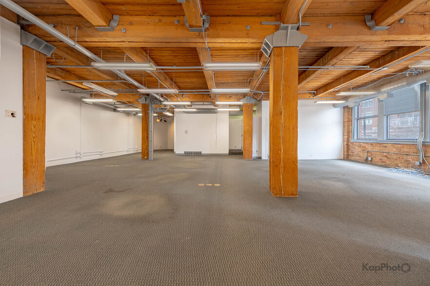 More Photos Of 921 W Van Buren St, Chicago Office Residential For Sale