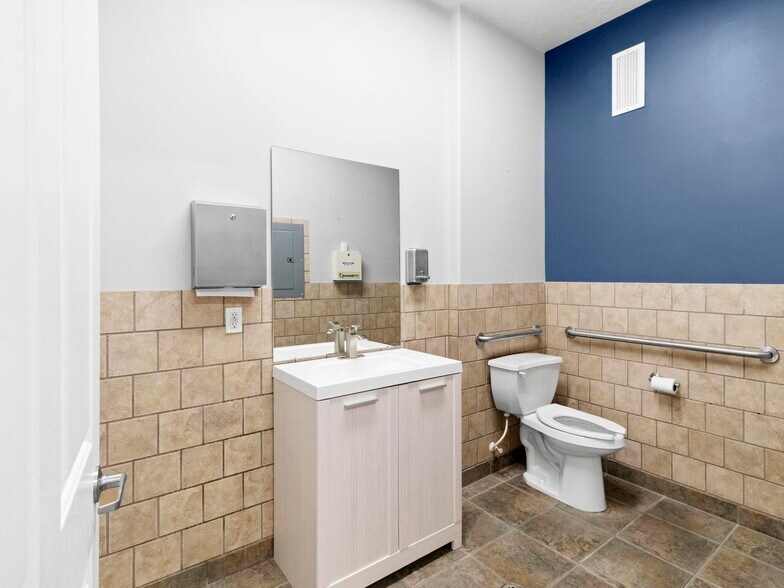 More Photos Of 11576 S State St, Draper Medical For Lease