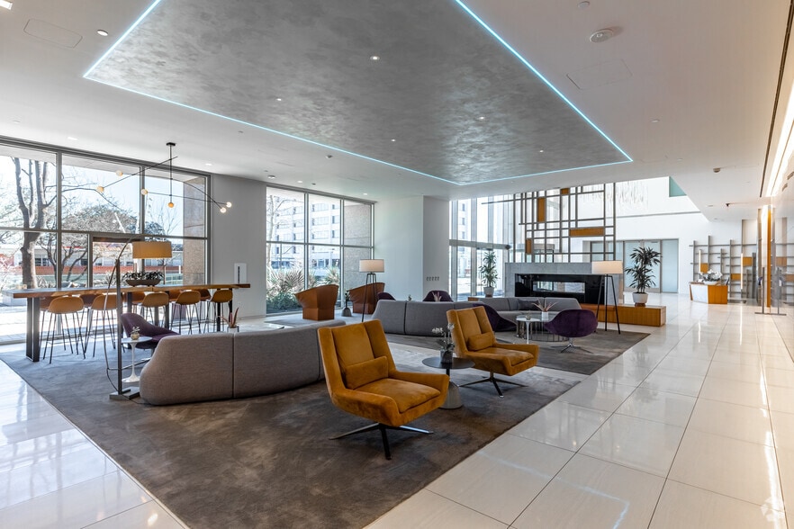 More Photos Of 6688 N Central Expy, Dallas Unknown For Lease