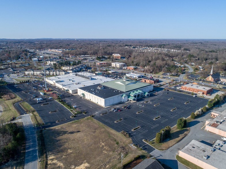 More Photos Of 1701 Westchester Dr, High Point Religious Facility For Sale