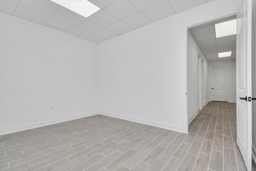 More Photos Of 12425 W Airport Blvd, Sugar Land Light Distribution For Lease
