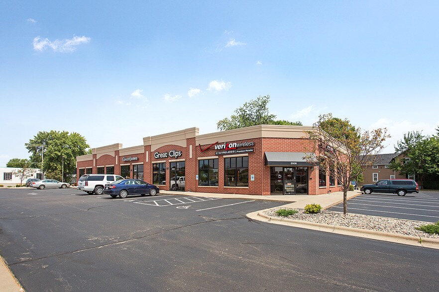 More Photos Of 2010 Jackson St, Oshkosh General Retail For Lease