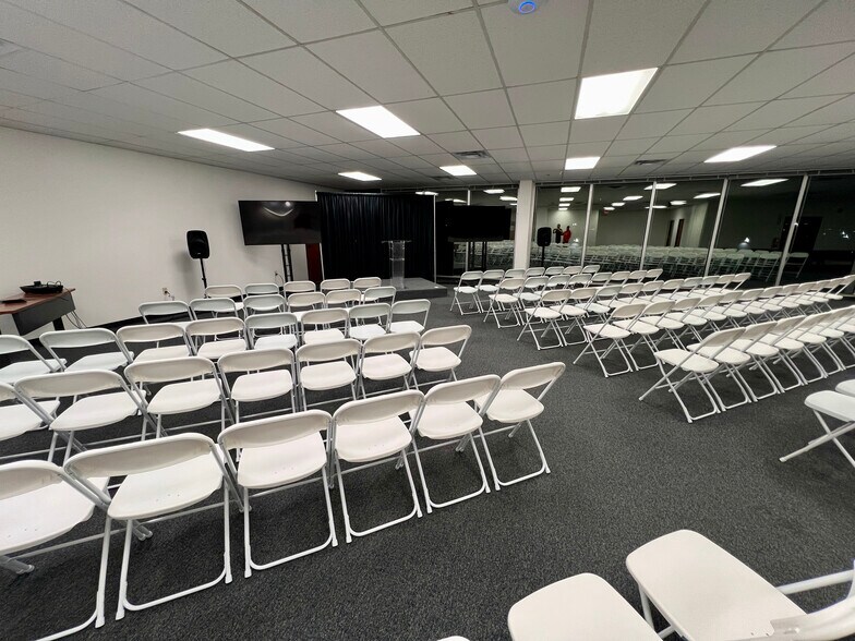 More Photos Of 1106 Clayton Ln, Austin Coworking Space