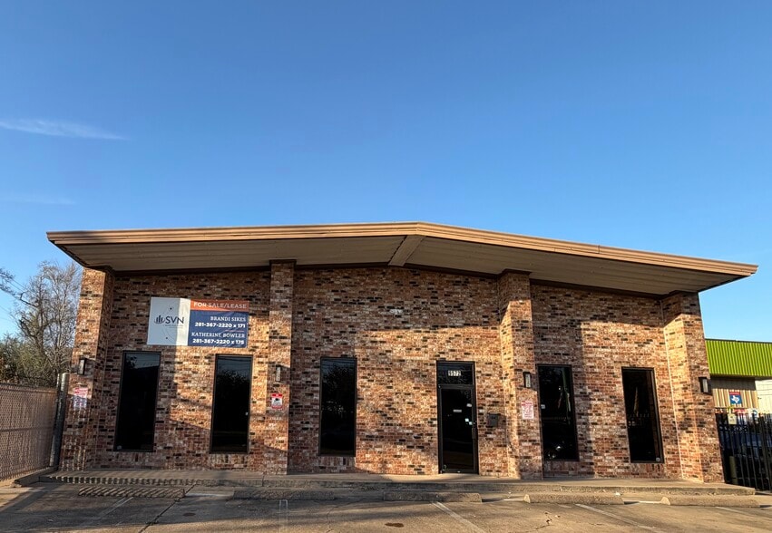Primary Photo Of 9572 Kempwood Dr, Houston Light Manufacturing For Sale