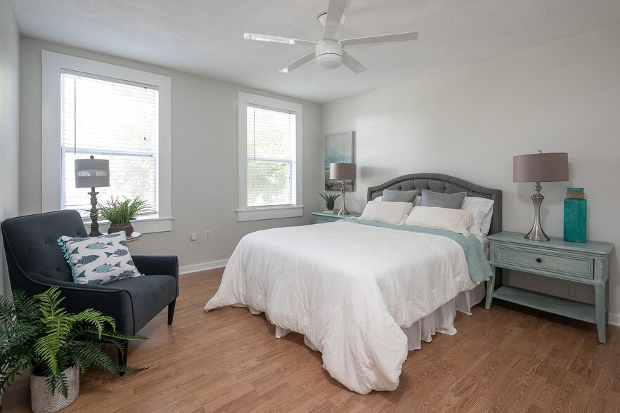 More Photos Of 2515 1st Ave N, Saint Petersburg Office Residential For Sale