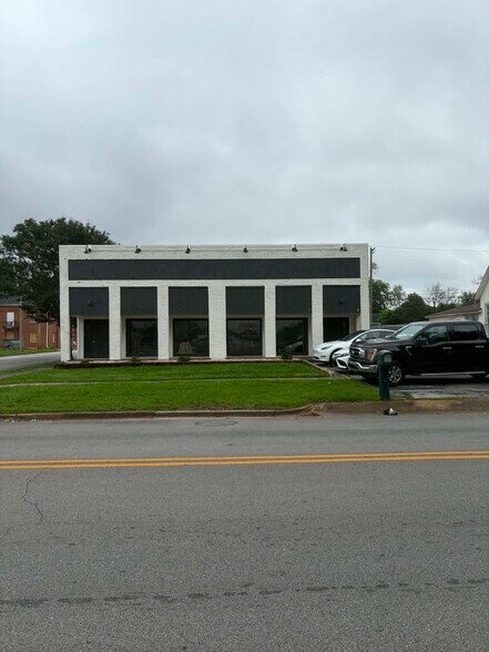 Primary Photo Of 1002 4th Ave SE, Decatur Office For Lease