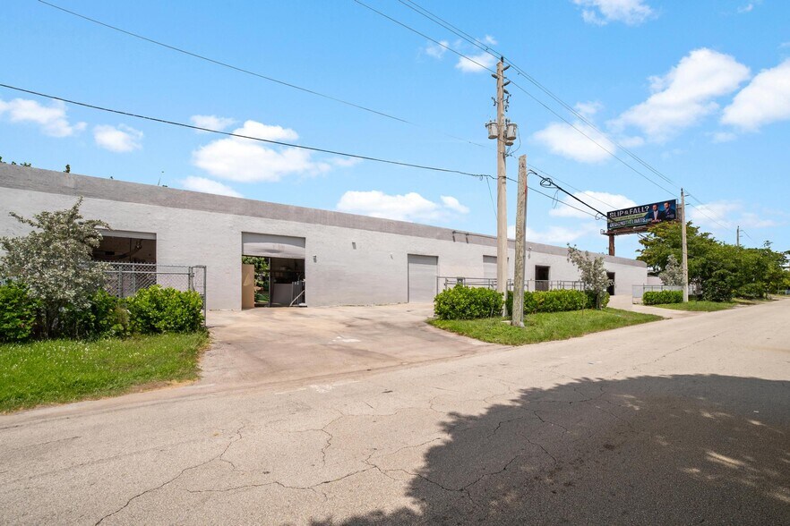 More Photos Of 800 SW 17th Ave, Delray Beach Warehouse For Sale