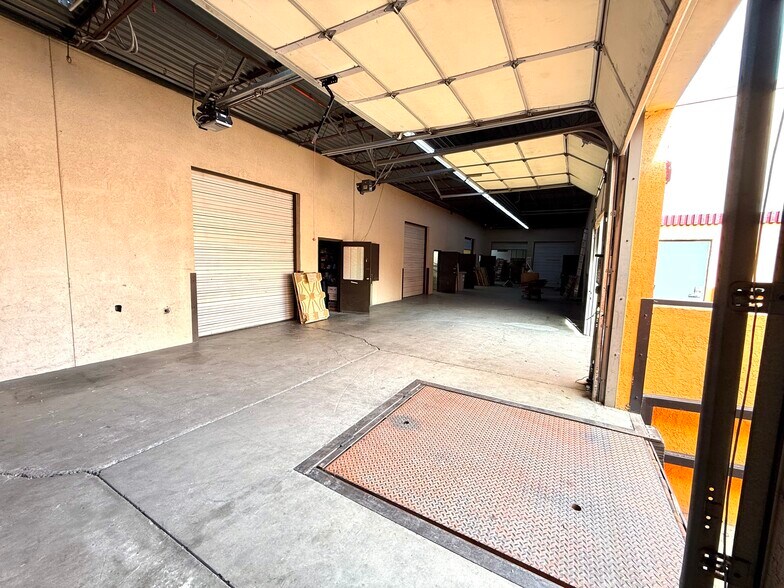 More Photos Of 4940-4950 Iris St, Wheat Ridge Light Manufacturing For Lease