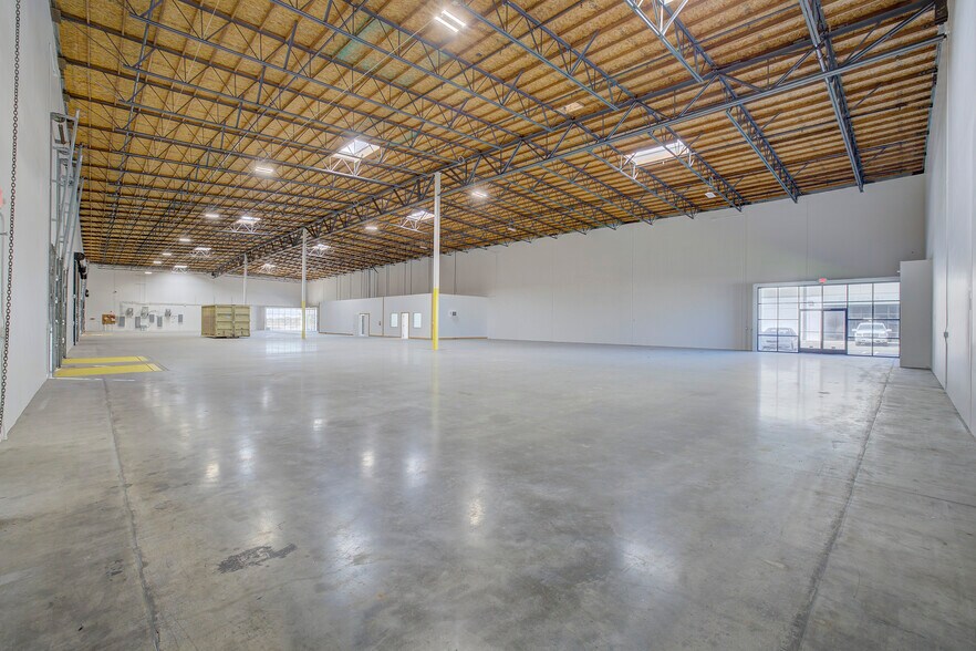 More Photos Of 3173 Del Este Ave, Modesto Distribution For Sale