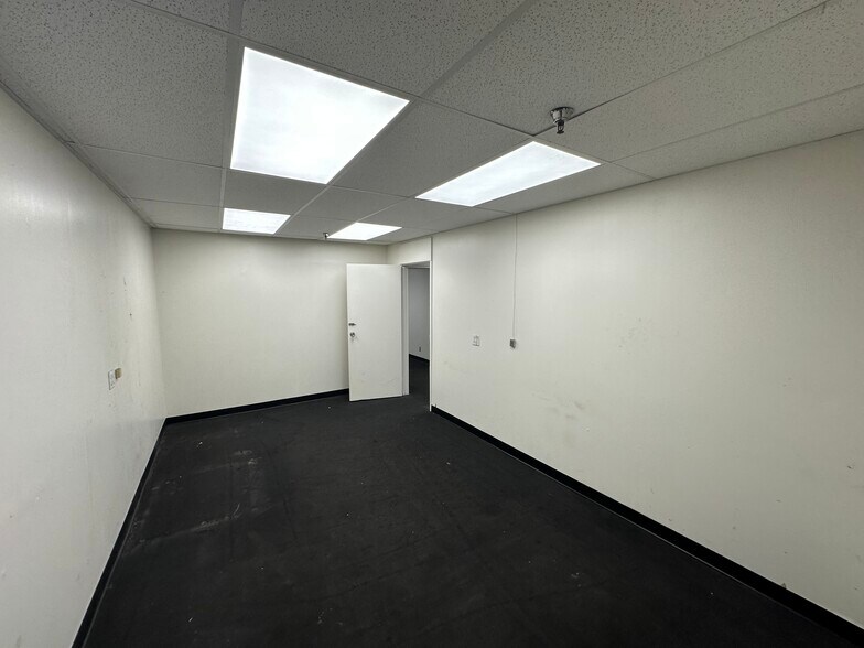 More Photos Of 1129 E 29th St, Los Angeles Warehouse For Lease