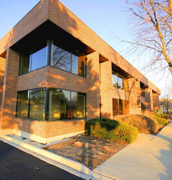 More Photos Of 636 Remington Rd, Schaumburg Office For Lease