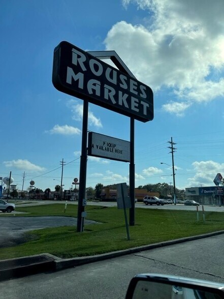 More Photos Of 6433 Highway 182 E, Morgan City Storefront For Lease