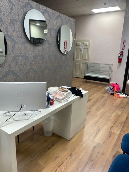 More Photos Of 2901 N 10th St, McAllen Storefront For Lease