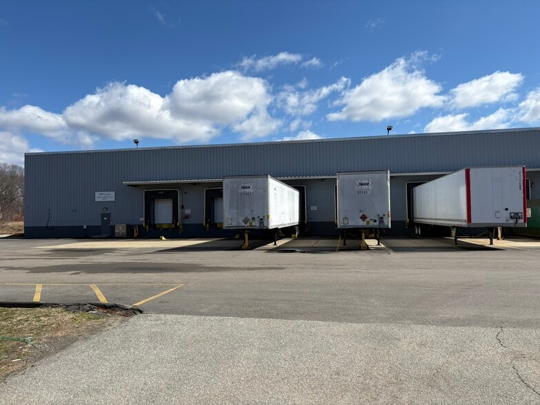 Primary Photo Of 10 New Rd, Rumford Warehouse For Lease