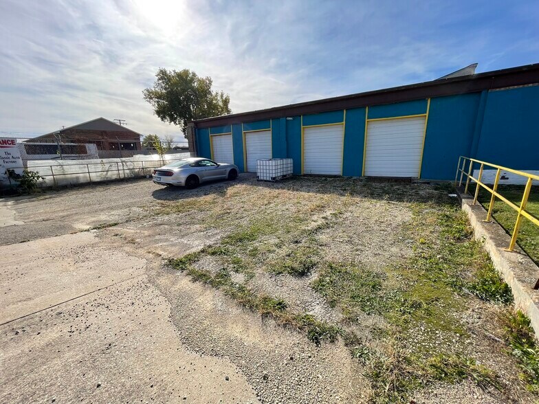 More Photos Of 1600-1660 Pleasant St, Dekalb Manufacturing For Lease