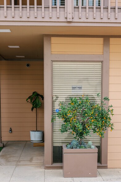 More Photos Of 2505 Canada Blvd, Glendale Office For Lease