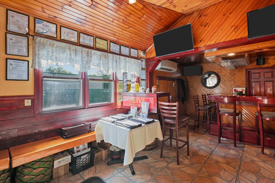 More Photos Of 569 Winthrop St, Rehoboth General Retail For Sale