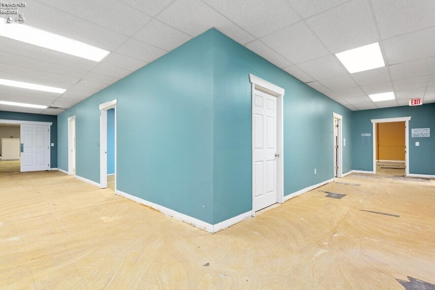 More Photos Of 46400 Telegraph Rd, Amherst Freestanding For Sale