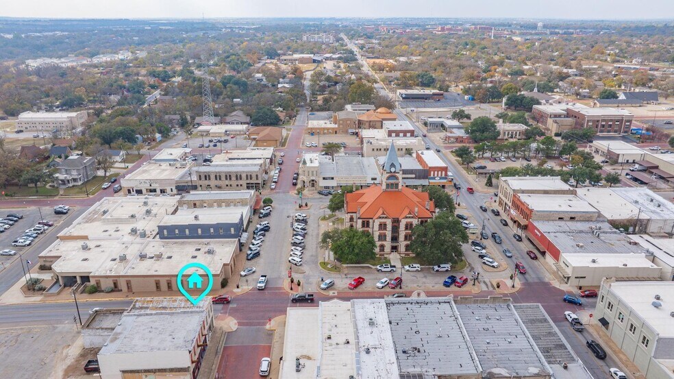 More Photos Of 104 E College St, Stephenville General Retail For Sale