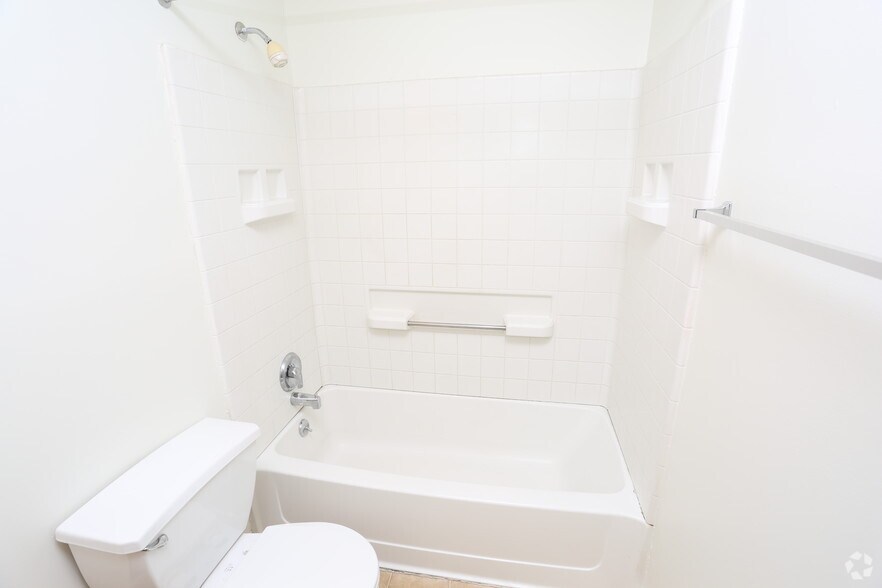 More Photos Of 3130 Saint Anthony Gardens Dr, Louisville Apartments For Sale