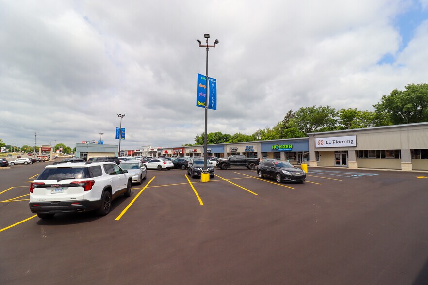 More Photos Of 4426-4618 W Main St, Kalamazoo Unknown For Lease