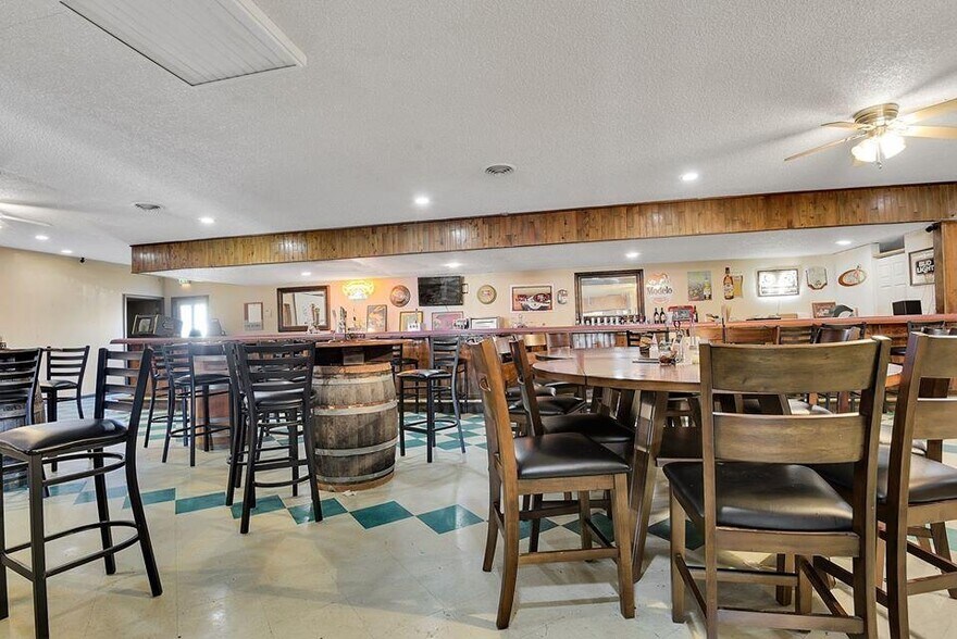 More Photos Of 1939 Acacia Ave, Sutter Restaurant For Sale