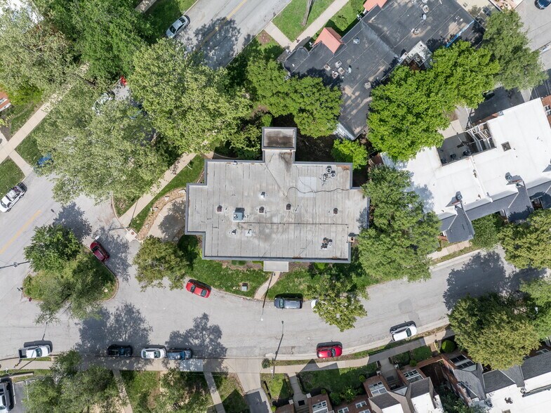 More Photos Of 4339 Roanoke Pkwy, Kansas City Apartments For Sale