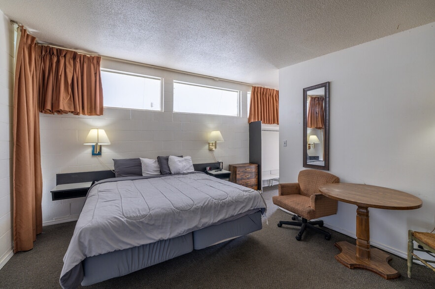 More Photos Of 440 E A St, Casper Hotel For Sale