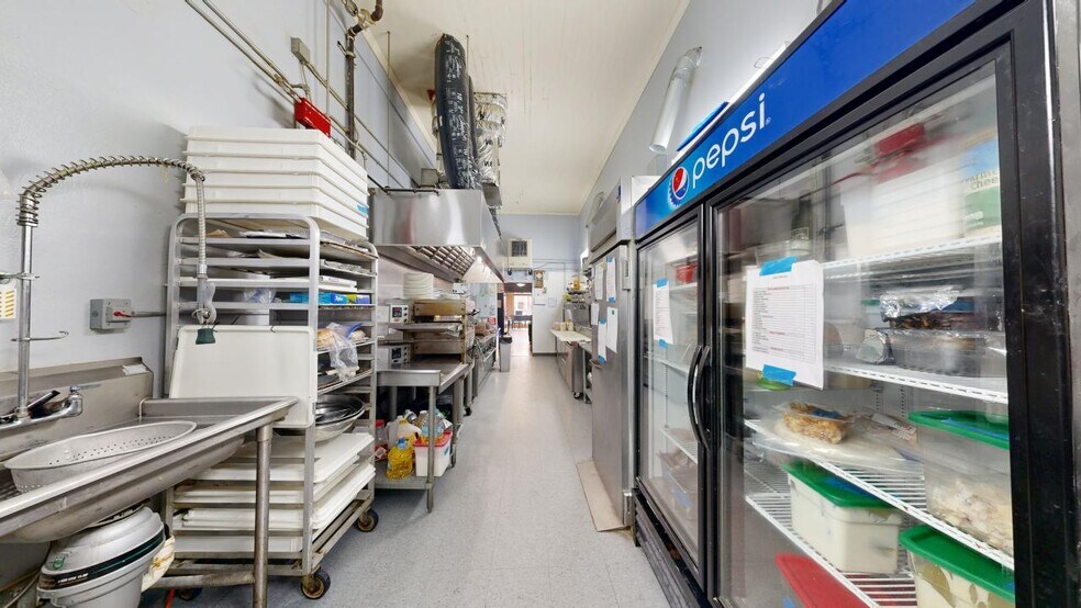 More Photos Of 316 N Center Ave, Hardin Specialty For Sale