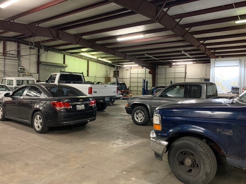 More Photos Of 1510 Washington St, Commerce Auto Repair For Lease