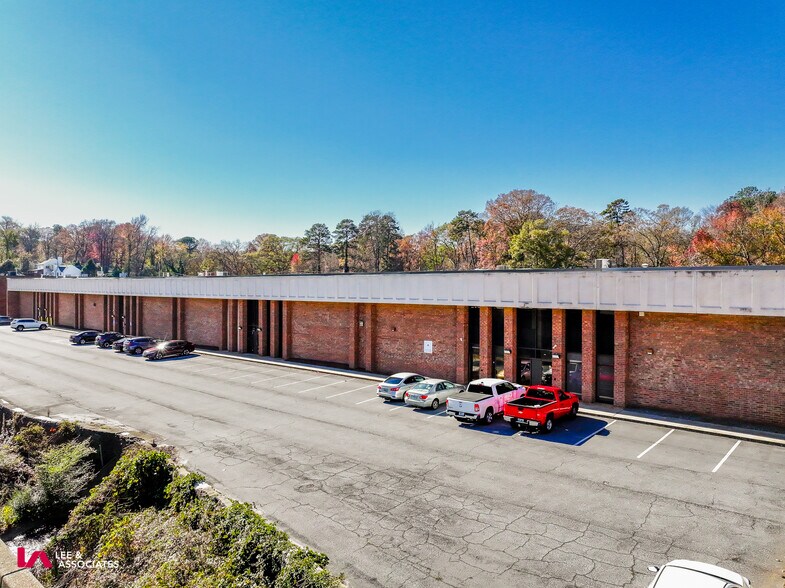 Primary Photo Of 3041 Commerce Way, Atlanta Warehouse For Lease