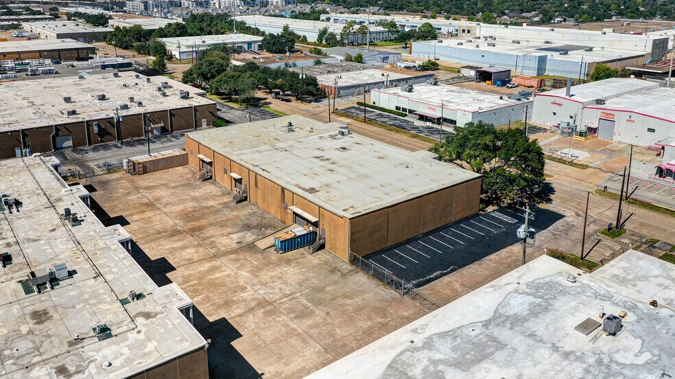 More Photos Of 6855 Wynnwood Ln, Houston Unknown For Lease