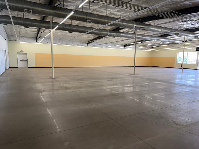 More Photos Of 215 E 1st St, Granite Freestanding For Sale