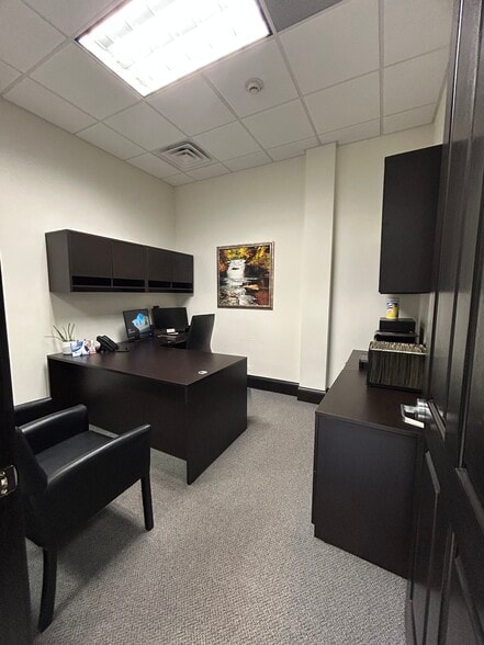 More Photos Of 1531 Grove Ave, Barrington Office For Sale