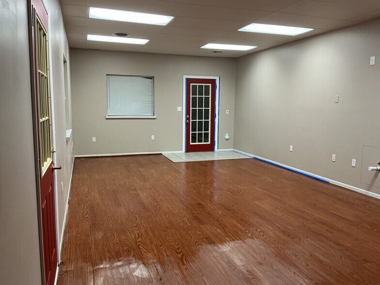 More Photos Of 399 Old Germantown Rd, Germantown Hills Self Storage For Lease