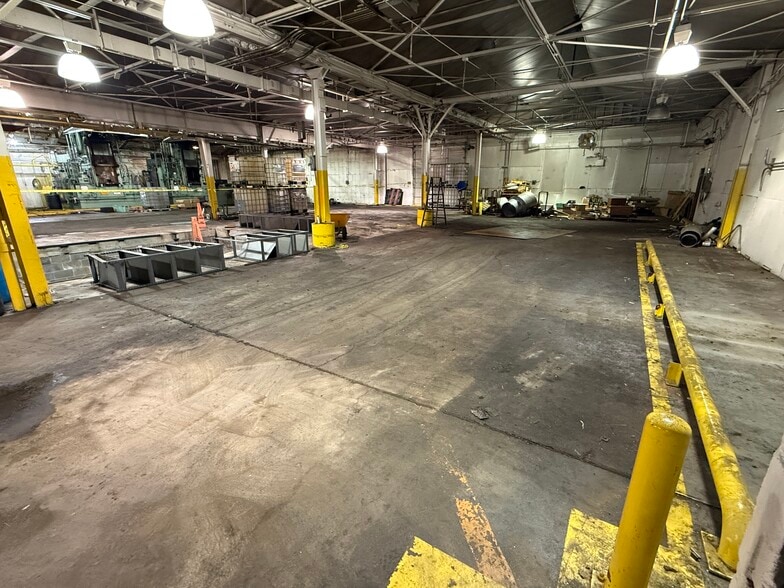 More Photos Of 8665 Station St, Mentor Warehouse For Sale