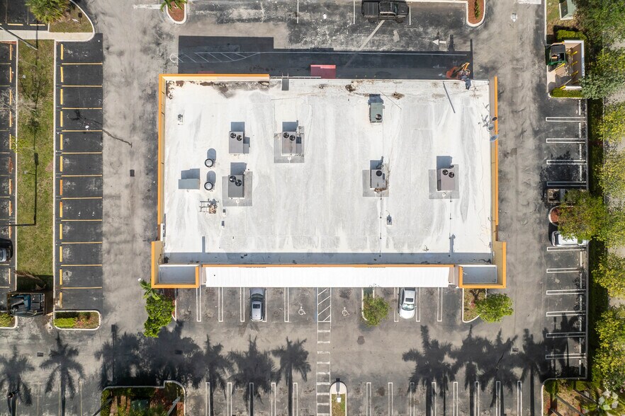 More Photos Of 19866-19874 NW 27th Ave, Miami Gardens Storefront Retail Office For Lease