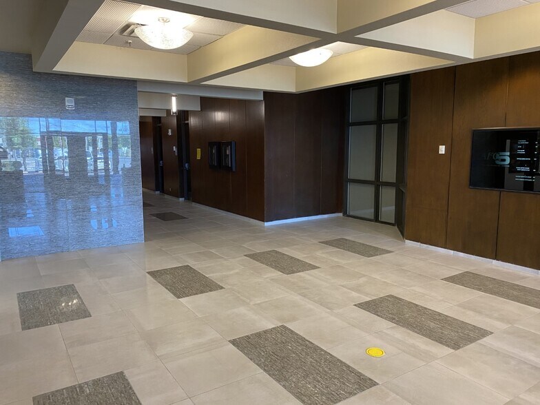 More Photos Of 2440 Louisiana Blvd NE, Albuquerque Office For Lease