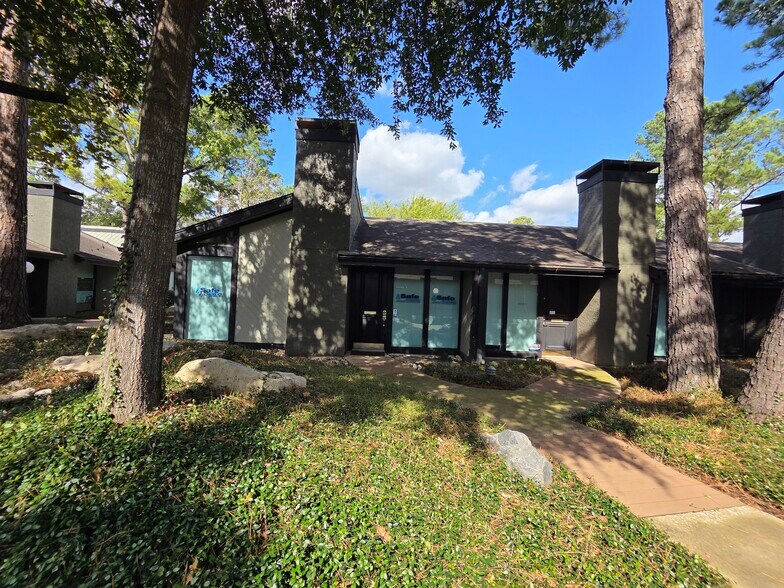 More Photos Of 14343 Torrey Chase Blvd, Houston Office For Sale