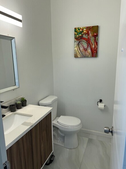 More Photos Of 6400 Westpark Dr, Houston General Retail For Lease