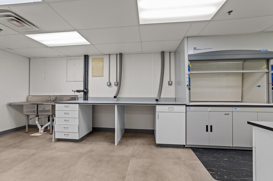 More Photos Of 2107 Black Creek Rd SE, Wilson Warehouse For Lease