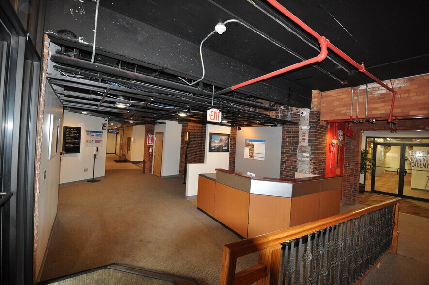 More Photos Of 73 Pickering Rd, Rochester Coworking Space