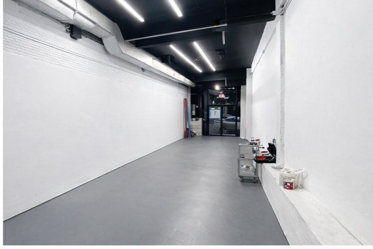 More Photos Of 182 Jamaica ave, Jamaica Flex For Lease