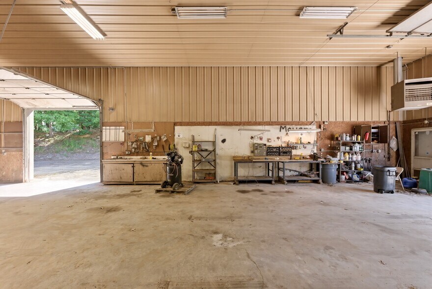 More Photos Of 86 Eastman St, Mansfield Specialty For Sale