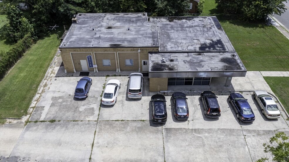 More Photos Of 425 S Lee St, Whiteville Office For Sale